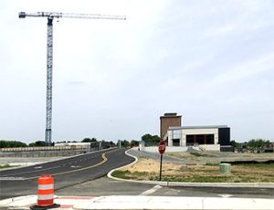 Avenue North Bldg 9 and office tower crane